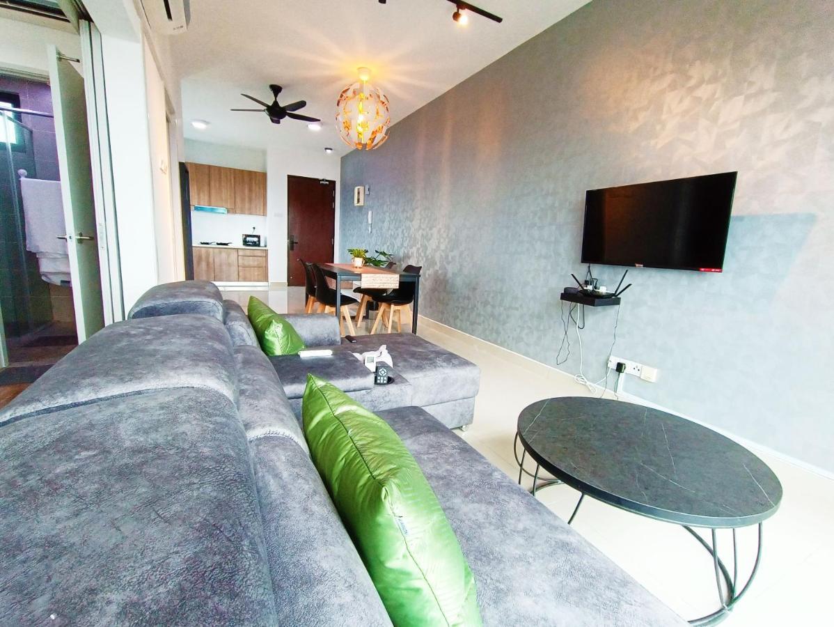 Netflix # Sky Suite Near Jaya One By Salaam Suites, 2 Pax Петалинг Джая Екстериор снимка